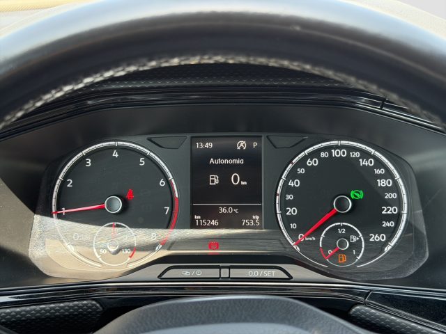 VOLKSWAGEN T-Cross usata 14