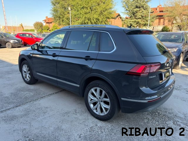VOLKSWAGEN Tiguan usata, con USB