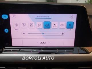 VOLKSWAGEN Golf usata, con USB