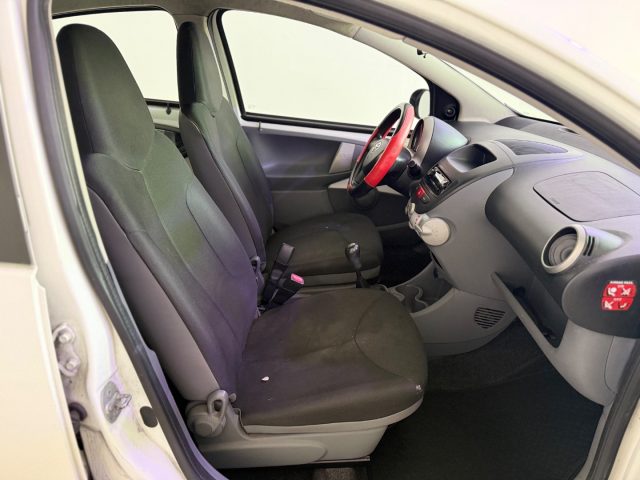 TOYOTA Aygo usata 10