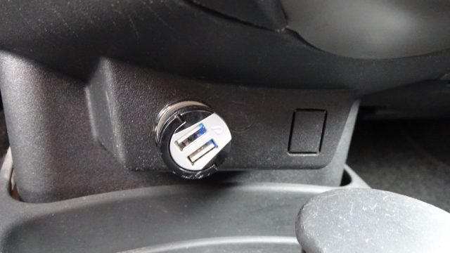 TOYOTA Yaris usata 100