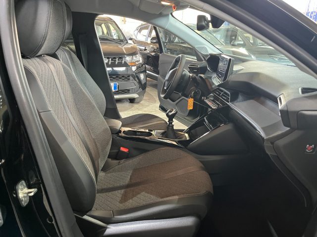 PEUGEOT 208 usata, con Sedile posteriore sdoppiato