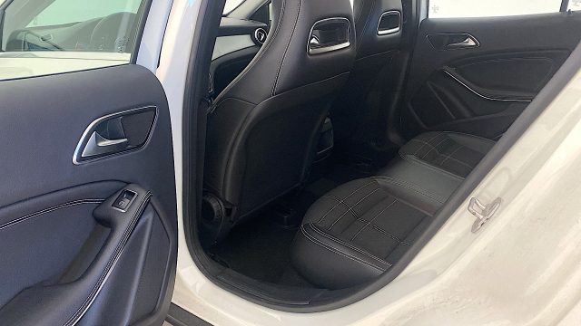 MERCEDES-BENZ GLA 200 usata 11