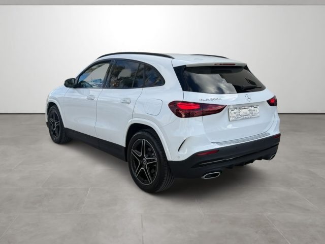 MERCEDES-BENZ GLA 200 usata, con Cerchi in lega
