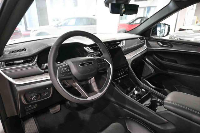 JEEP Grand Cherokee usata, con Autoradio