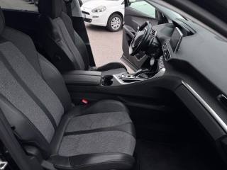 PEUGEOT 5008 usata, con Sensori di parcheggio posteriori