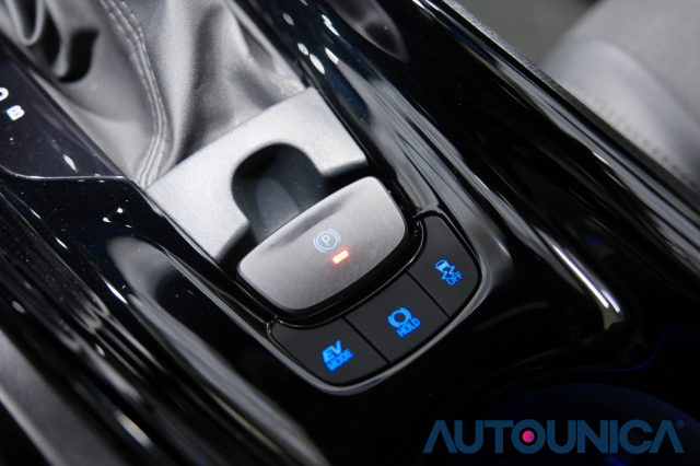 TOYOTA C-HR usata, con Isofix