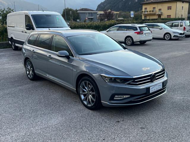 VOLKSWAGEN Passat Variant usata, con Airbag