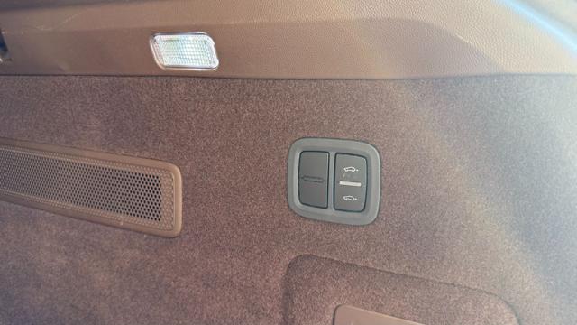 PORSCHE Cayenne usata, con Specchietti laterali elettrici