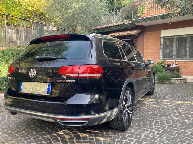 VOLKSWAGEN Passat usata, con Sedile posteriore sdoppiato