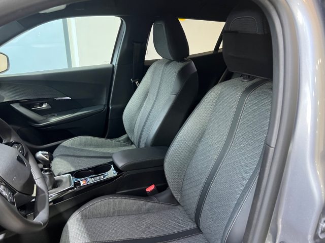 PEUGEOT 2008 usata, con Volante multifunzione