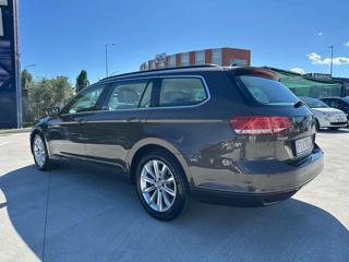 VOLKSWAGEN Passat Variant usata, con Autoradio