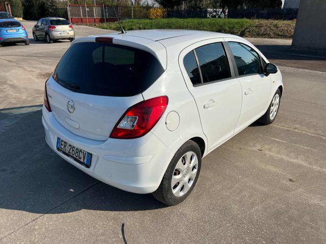 OPEL Corsa usata, con Autoradio