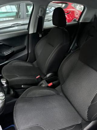 PEUGEOT 208 usata, con Airbag testa