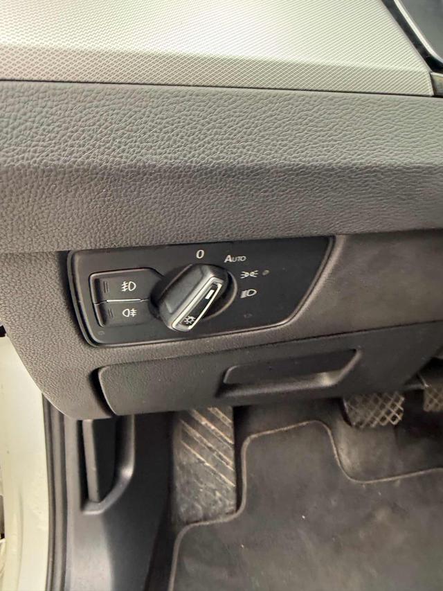 VOLKSWAGEN Passat Variant usata, con Autoradio