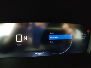 PEUGEOT 2008 usata, con Sistema di navigazione