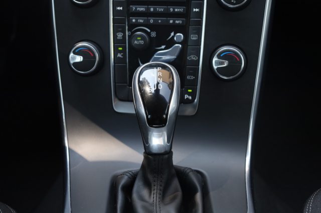 VOLVO V60 usata, con Volante multifunzione