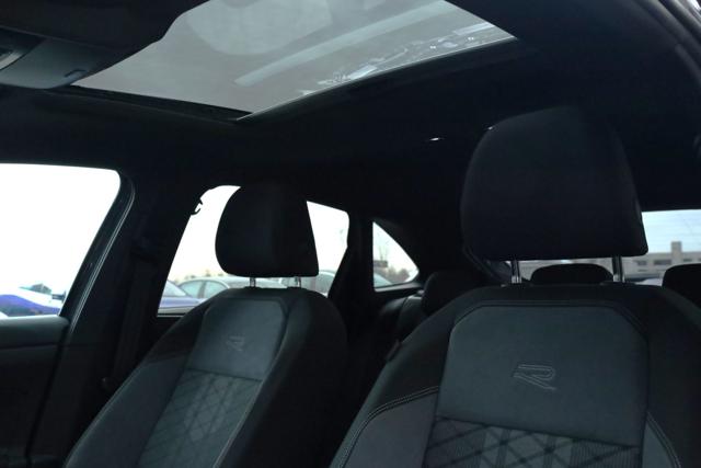 VOLKSWAGEN Taigo usata, con Autoradio