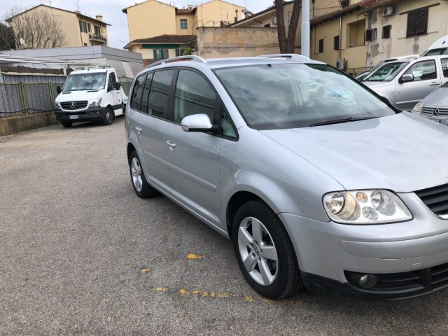 VOLKSWAGEN Touran usata, con Airbag