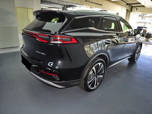 BYD Tang usata, con Airbag