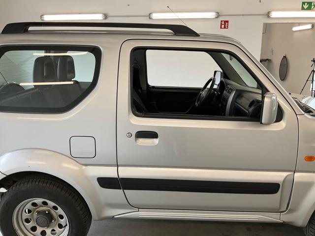 SUZUKI Jimny usata, con Autoradio