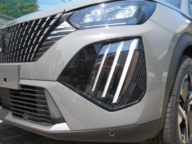 PEUGEOT 2008 usata, con Airbag laterali