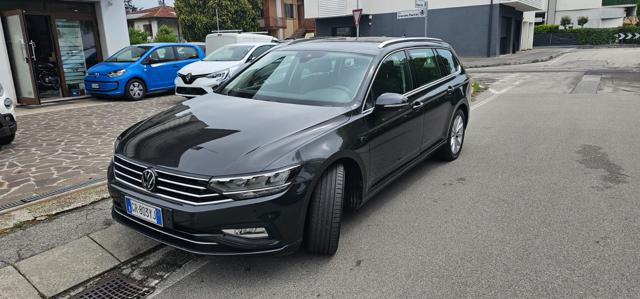 VOLKSWAGEN Passat Variant usata, con ABS
