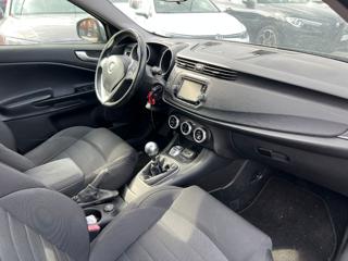 ALFA ROMEO Giulietta usata, con Autoradio