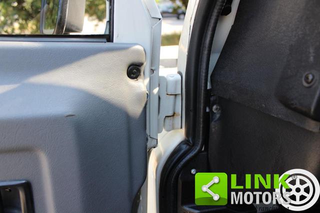 LAND ROVER Defender usata 13