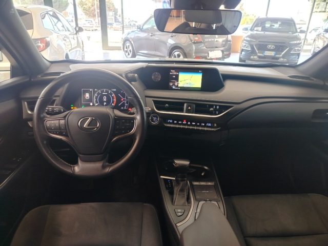 LEXUS UX 250h usata, con Controllo automatico clima