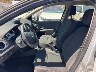 RENAULT Clio usata, con Controllo automatico clima