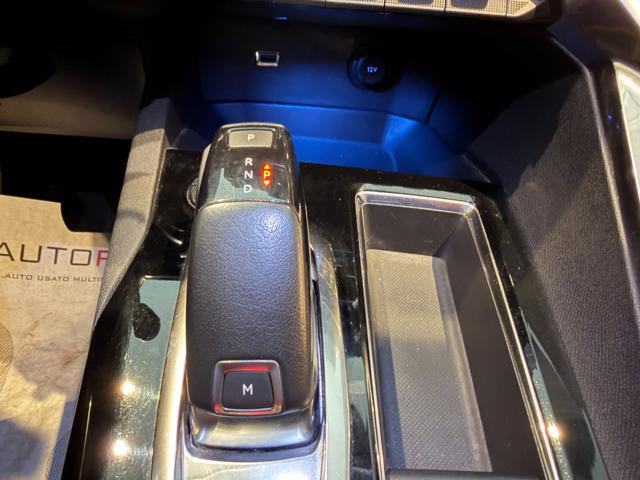 PEUGEOT 3008 usata, con Touch screen