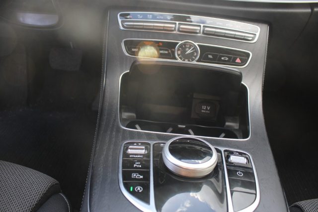 MERCEDES-BENZ E 200 usata, con Controllo automatico clima