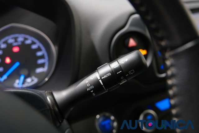 TOYOTA Yaris usata, con Bluetooth