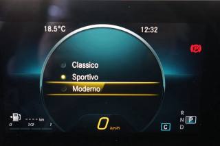 MERCEDES-BENZ GLA 180 usata 51