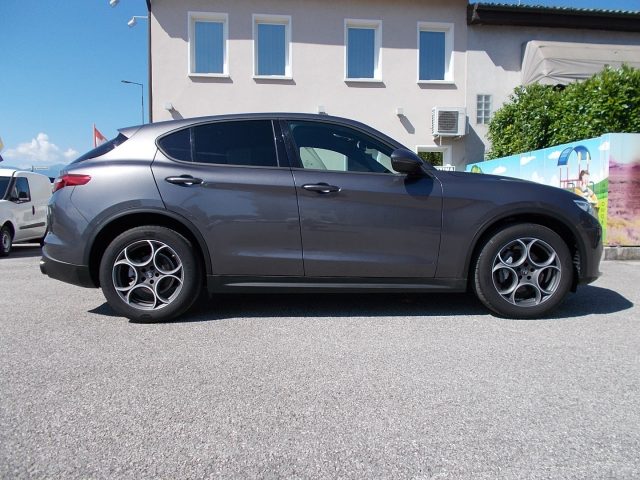 ALFA ROMEO Stelvio usata, con Alzacristalli elettrici