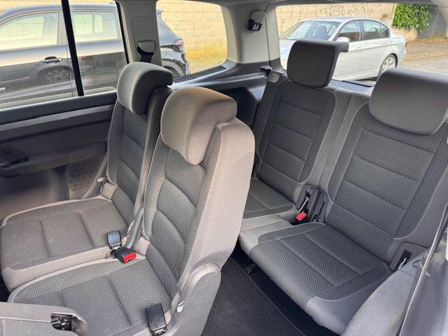 VOLKSWAGEN Touran usata, con Controllo trazione