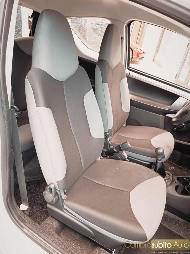 PEUGEOT 107 usata 21