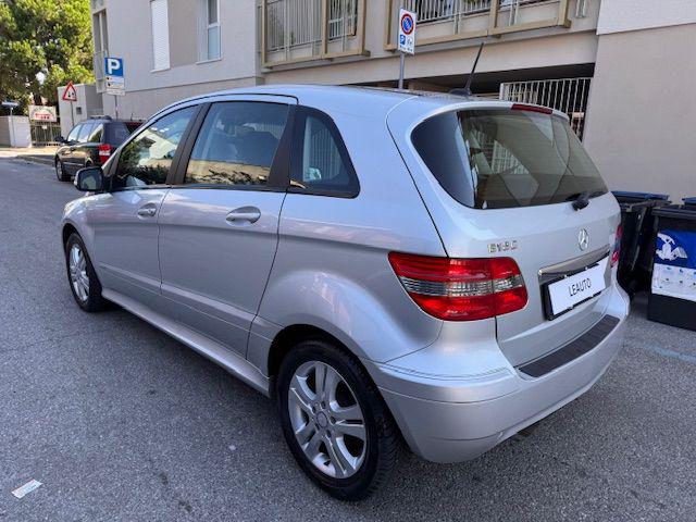 MERCEDES-BENZ B 180 usata, con Autoradio