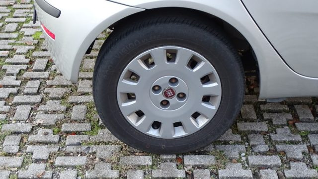 FIAT Punto usata, con Pneumatici estivi