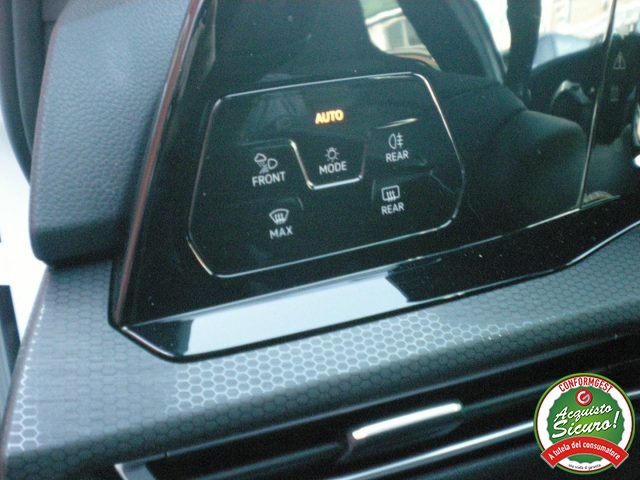 VOLKSWAGEN Golf usata, con Sensori di parcheggio posteriori