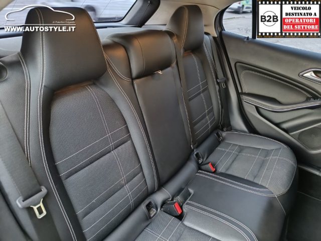 MERCEDES-BENZ GLA 220 usata, con Divisori per bagagliaio