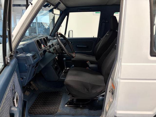 MITSUBISHI Pajero usata, con Fari LED