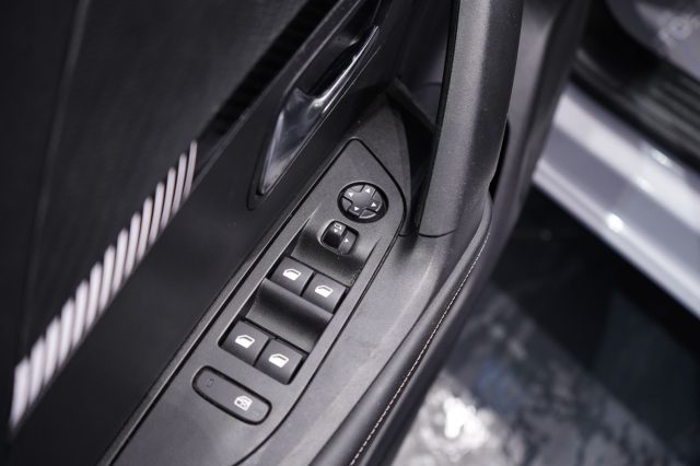PEUGEOT 2008 usata, con Controllo trazione