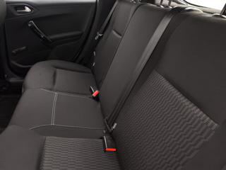 PEUGEOT 208 usata, con Sedile posteriore sdoppiato