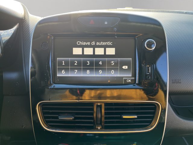 RENAULT Clio usata, con Autoradio digitale