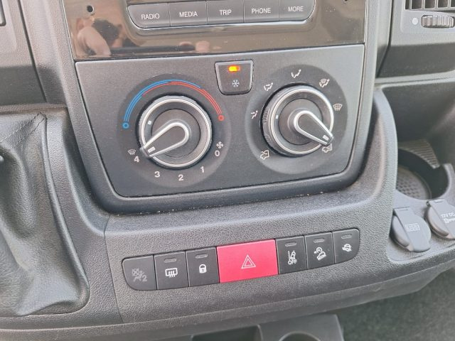 PEUGEOT Boxer usata, con Servosterzo