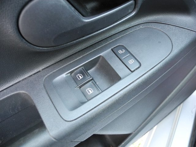 VOLKSWAGEN up! usata 28