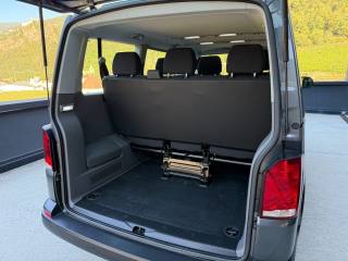 VOLKSWAGEN Caravelle usata, con Autoradio