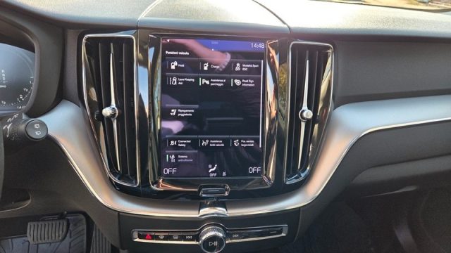VOLVO XC60 usata, con Volante multifunzione